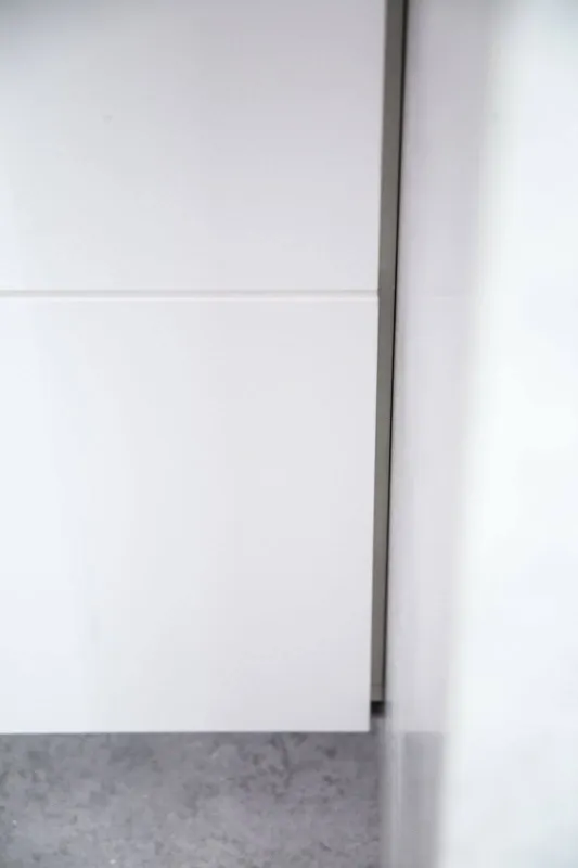 08 1