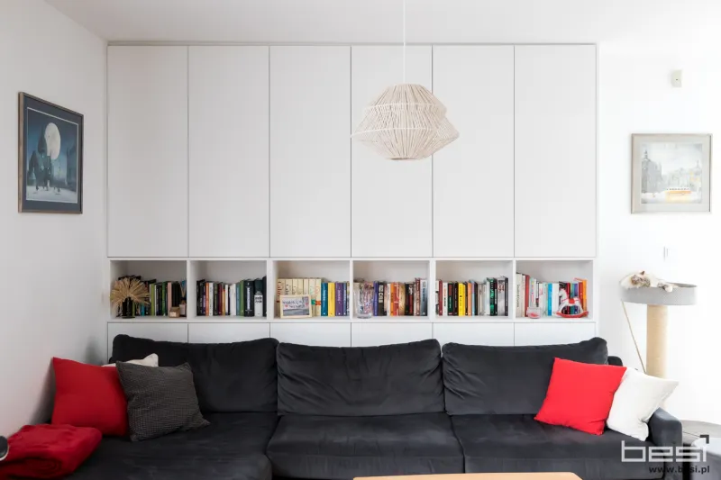 Dom w Gliwicach — pokoje dzieci — Salon - biblioteczka