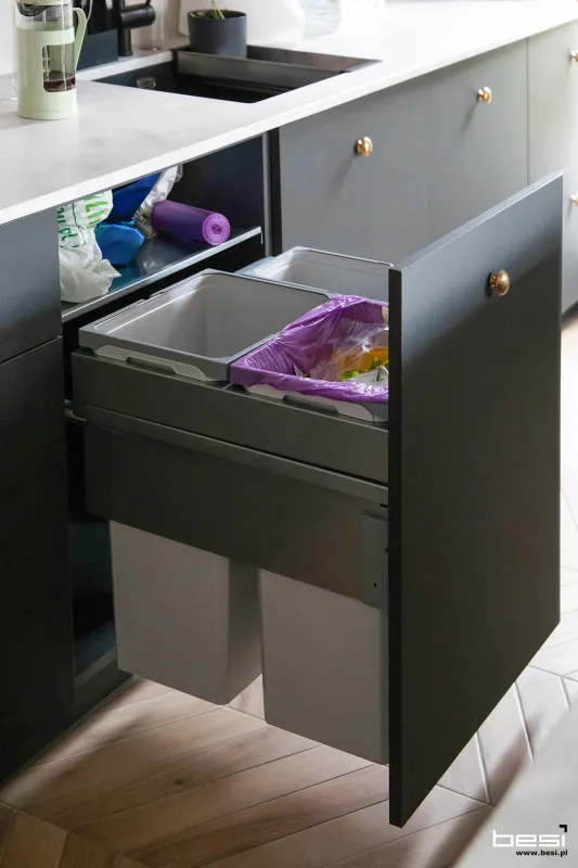 Mieszkanie w Gliwicach — loft i biały jasny kamień — Kuchnia
