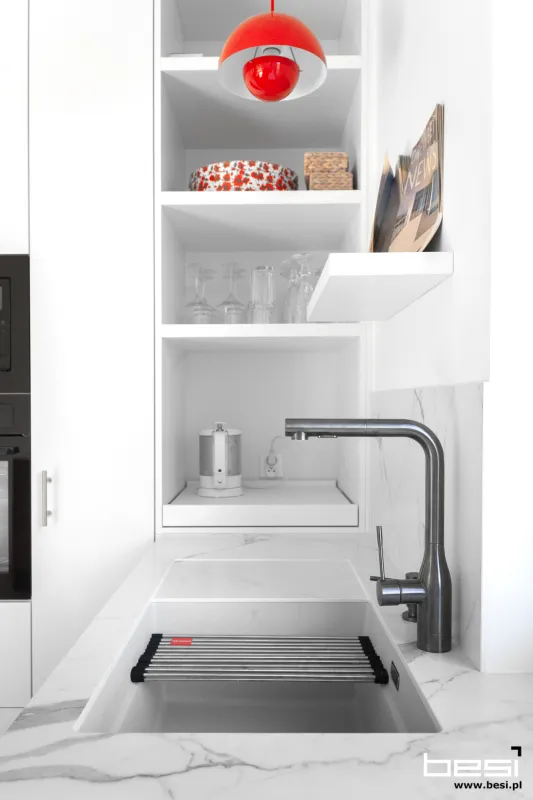 Kuchnia w Zbrosławicach — fornir dębu i Dekton — Kuchnia