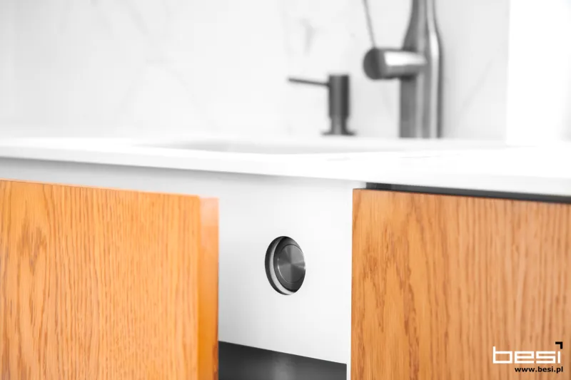 Kuchnia w Zbrosławicach — fornir dębu i Dekton — Kuchnia